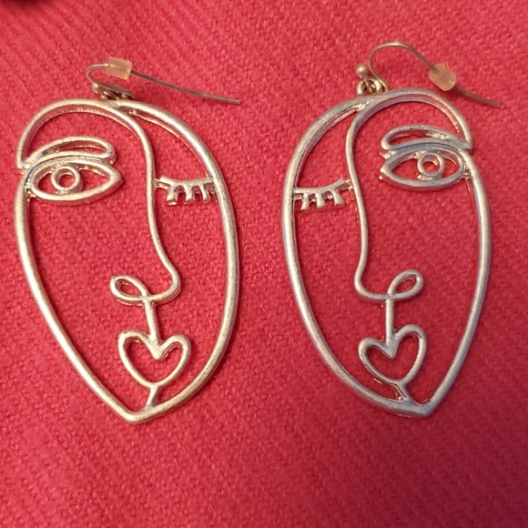 Jewelry - "Winky" Face Earrings